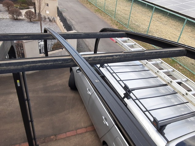 カーポートの骨組み